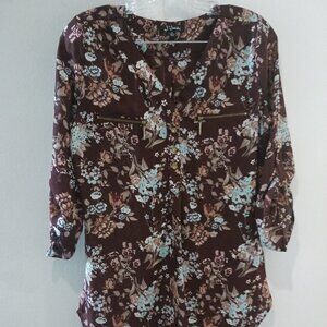 Womans Medium Floral Blouse 3/4 Adjustable Sleeves